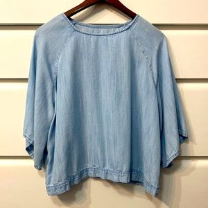 🎒GAP Light Denim Blue Flutter Blouse